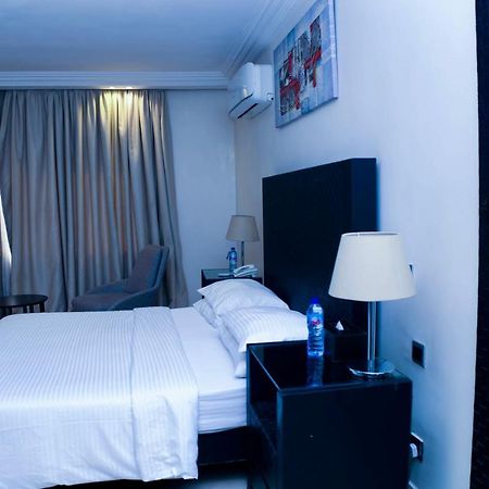 Summerset Continental Hotel Gana Mobushipe Exterior foto