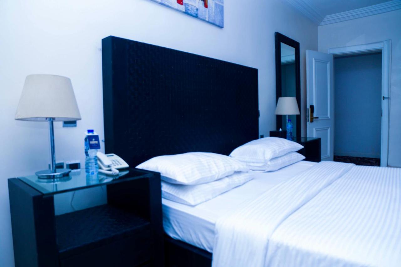 Summerset Continental Hotel Gana Mobushipe Exterior foto
