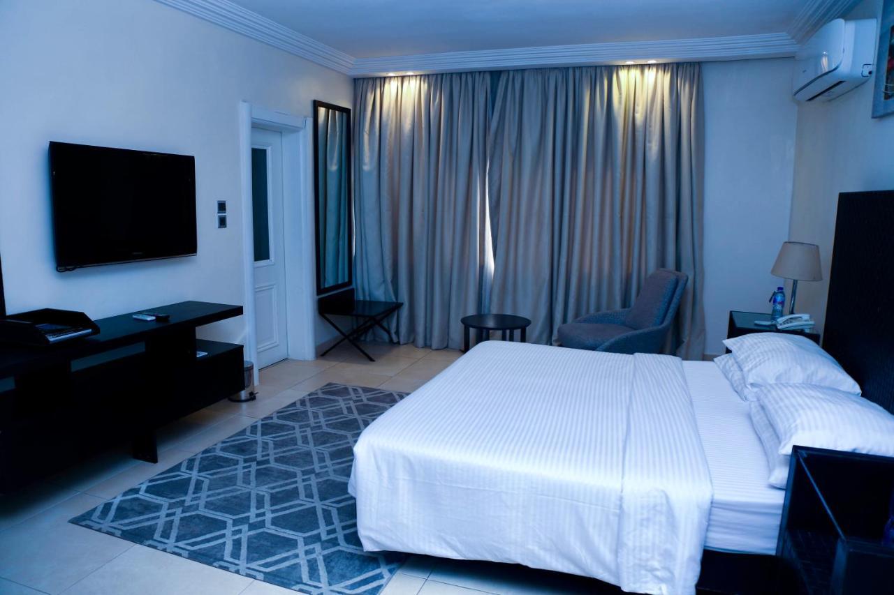Summerset Continental Hotel Gana Mobushipe Exterior foto
