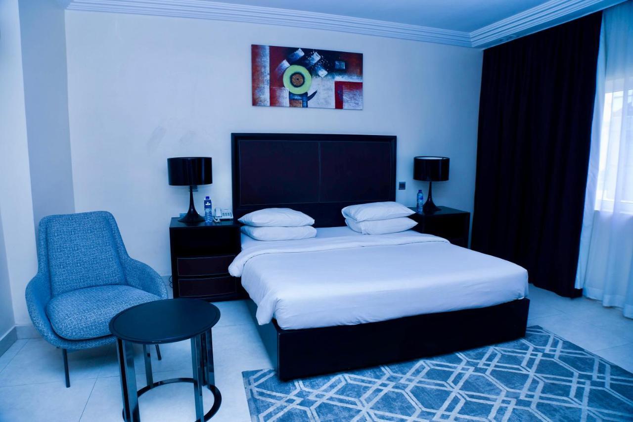 Summerset Continental Hotel Gana Mobushipe Exterior foto